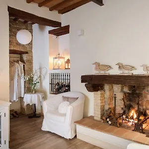 https://la-casa-di-alice-castelnuovo-dellabate.it-tuscanyhotel.com